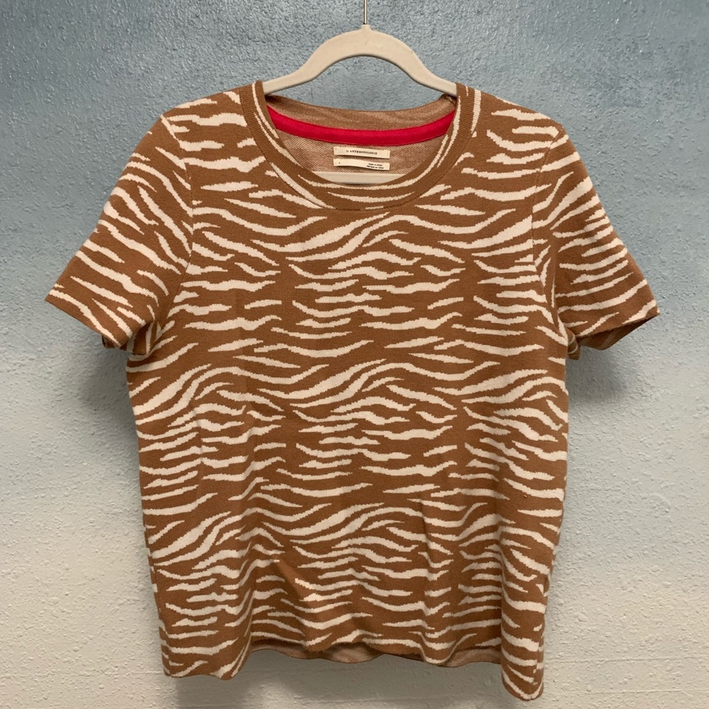 Anthropologie Sweater Tee, beige and white zebra motif. Like new. Size L.